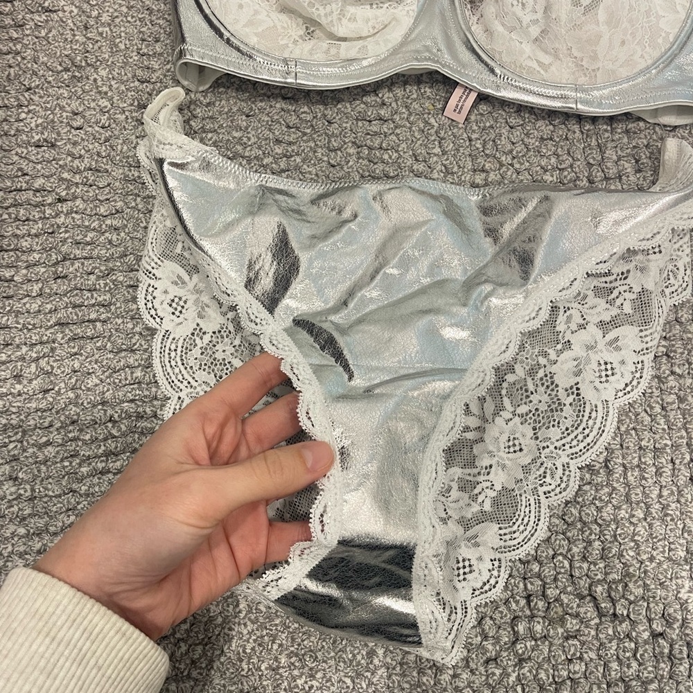 Victoria secret two piece bra panties set NEW size Large and 32DDD bra lace - Picture 4 of 7